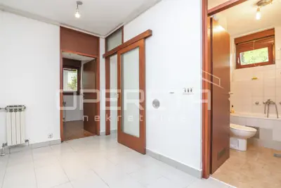 Stan 49 m², Folnegovićevo naselje - 2 sobe, balkon - 5