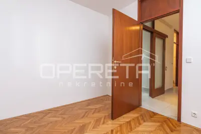 Stan 49 m², Folnegovićevo naselje - 2 sobe, balkon - 9