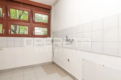 Stan 49 m², Folnegovićevo naselje - 2 sobe, balkon - 7