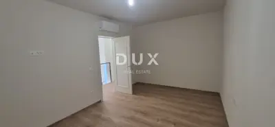 Villa 187 m², Zemunik Donji - Pool und Sommerküche - 21