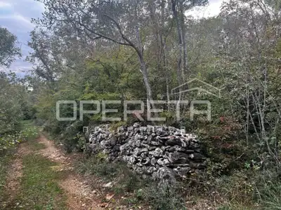Building plot in Loborica, 8 km from Pula, neat access - 3