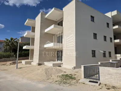 Stan 104 m², Mandre - prvi red do mora i krovna terasa - 7
