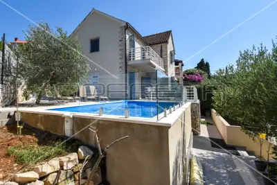 House 206 m², Splitska on Brač, sea view - 2