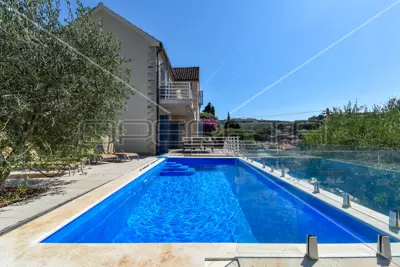 Kuća 206 m², Splitska na Braču, pogled na more