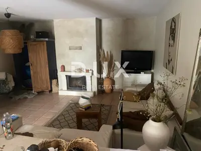 Wohnung 100 m², Njivice - 450 m vom Meer, 3 Terrassen - 11