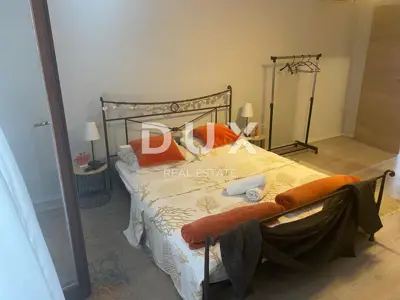 Wohnung 100 m², Njivice - 450 m vom Meer, 3 Terrassen - 8