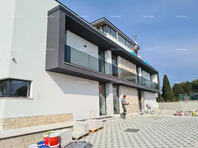 Fažana! Prvi red do mora i plaže!