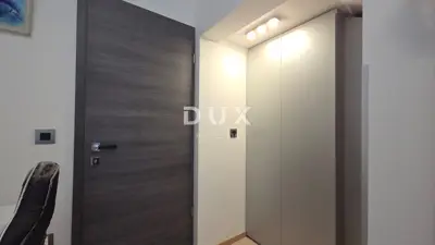 Villa 297 m², Kostrena - Meerblick und Aufzug - 11