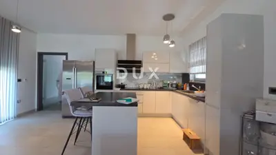 Villa 297 m², Kostrena - Meerblick und Aufzug - 6