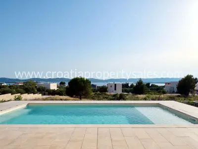 Vila, Zadar - pogled na more, grijani bazen i garaža - 3