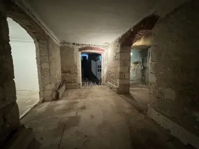 Commercial space in the center of Pula, basement space with potential - 7