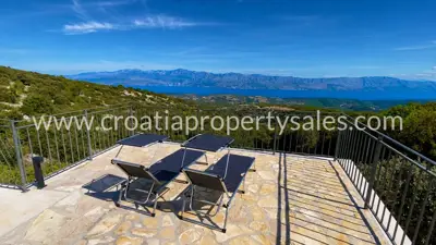 Kuća, Brač, 200 m², 650 000 € - 2