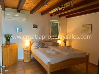Kuća, Brač, 200 m², 650 000 € - 11