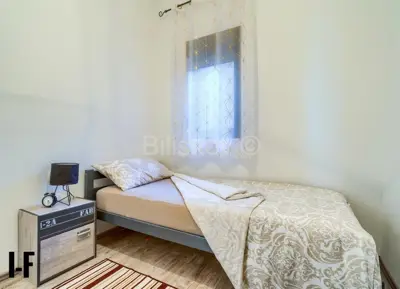 Kuća 527 m², Kaštel Lukšić, mirna lokacija uz zelenilo - 10