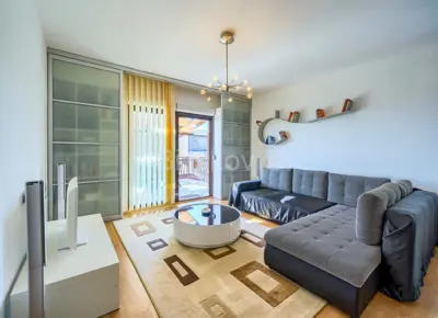 Haus 527 m², Kaštel Lukšić, ruhige Lage am Grünen - 14