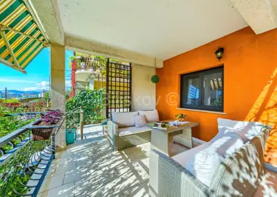 Kuća 527 m², Kaštel Lukšić, mirna lokacija uz zelenilo - 3