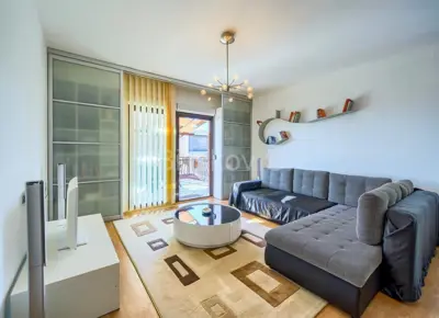 Kuća 527 m², Kaštel Lukšić, mirna lokacija uz zelenilo - 14