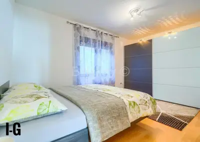 Kuća 527 m², Kaštel Lukšić, mirna lokacija uz zelenilo - 8