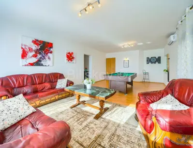Kuća 527 m², Kaštel Lukšić, mirna lokacija uz zelenilo - 18