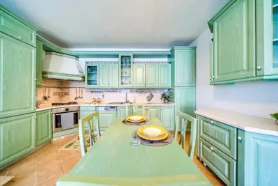 Kuća 527 m², Kaštel Lukšić, mirna lokacija uz zelenilo - 13