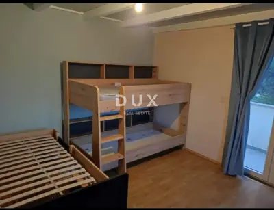 Apartment 70 m², Šorići - 2 rooms and 2 parking spaces - 4