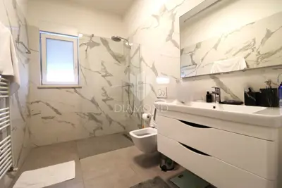 House for sale in Poreč, 377 m² - 12