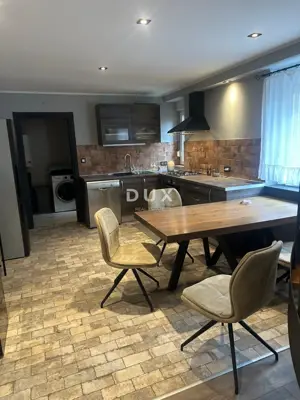 Stan 107 m², Donji grad - dvije etaže, namješten