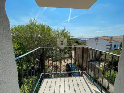 House 200 m², Milohnići - renovated and ready to move in - 11
