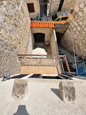 Kuća 60 m², Vis - 100 m od Rive i privatno dvorište - 21