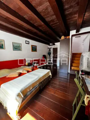 Kuća 60 m², Vis - 100 m od Rive i privatno dvorište - 7