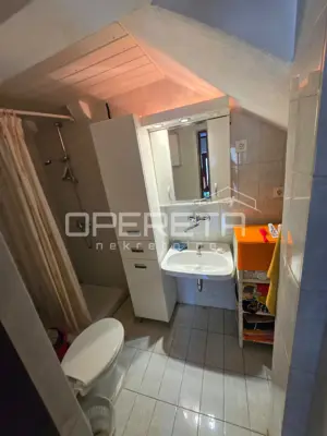 Kuća 60 m², Vis - 100 m od Rive i privatno dvorište - 15