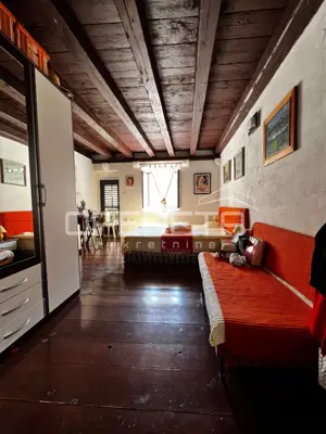 Kuća 60 m², Vis - 100 m od Rive i privatno dvorište - 16