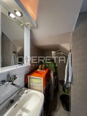 Kuća 60 m², Vis - 100 m od Rive i privatno dvorište - 5