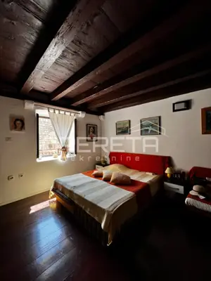 Kuća 60 m², Vis - 100 m od Rive i privatno dvorište - 8