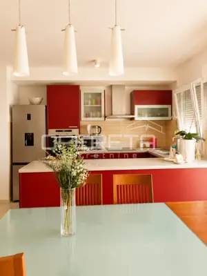 Neu renovierte Zweizimmerwohnung mit Parkplatz in Solin - 2