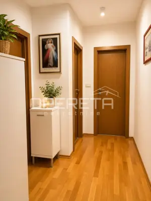 Neu renovierte Zweizimmerwohnung mit Parkplatz in Solin - 4