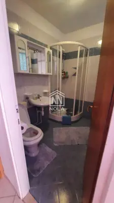 Haus 335 m² in Tribunj, 3 Wohneinheiten - 4