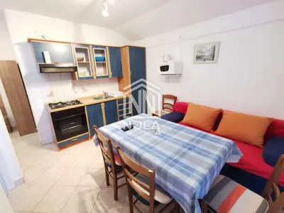 Haus 335 m² in Tribunj, 3 Wohneinheiten - 18