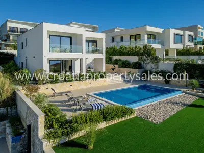 Villa in Rogoznica, quiet bay and sea view - 4