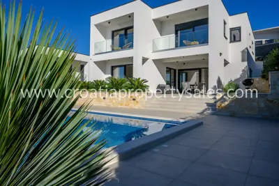 Villa in Rogoznica, quiet bay and sea view - 2
