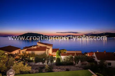 Villa in Rogoznica, quiet bay and sea view - 9