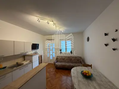 Wohnung zur Miete in Stanovi, 45 m²