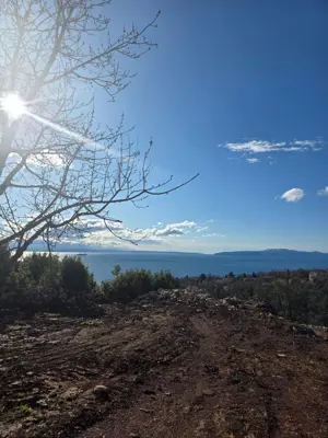 Građevinsko zemljište u Ičićima – moderna vila s bazenom, spremno za gradnju - 8