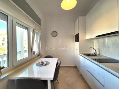 Newly renovated ground-floor apartment with garden area - 8