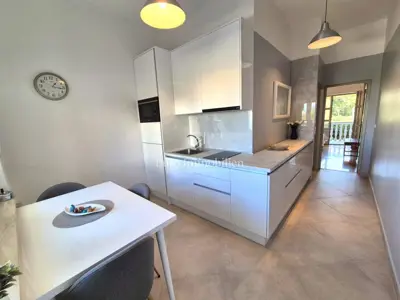 Newly renovated ground-floor apartment with garden area - 7