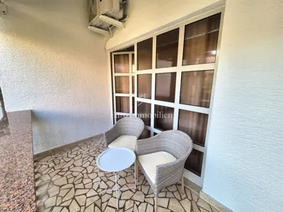 Newly renovated ground-floor apartment with garden area - 3