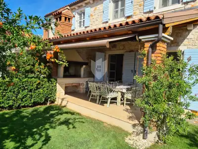 Poreč, okolica – prekrasna dvojna kuća s bazenom