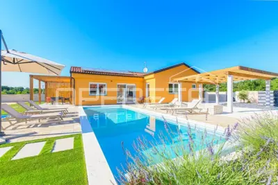 House 156 m², Svetvinčenat - quiet settlement and pool