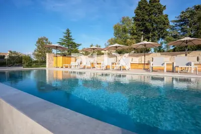 Hotel 758 m², Buje - restaurant, pool and sea view - 3