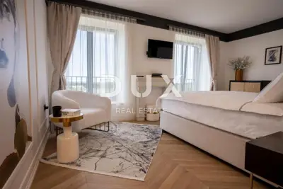 Hotel 758 m², Buje - restaurant, pool and sea view - 9